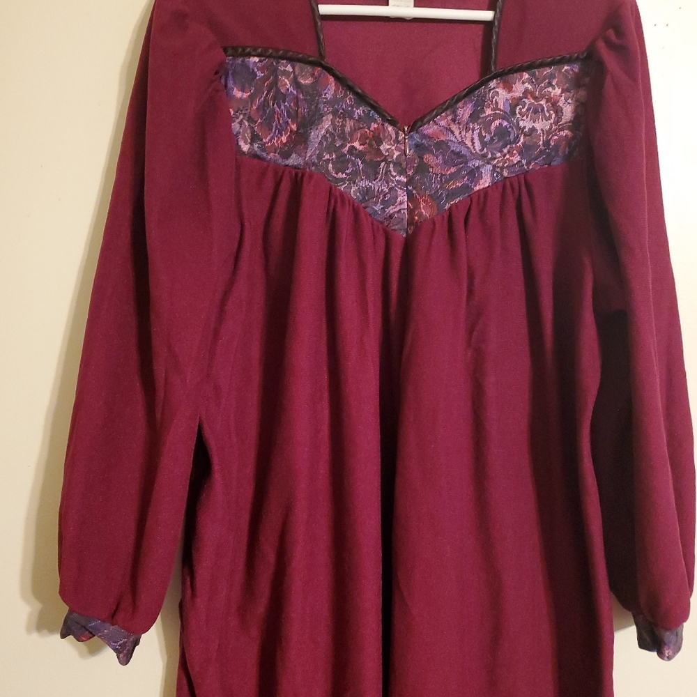 +🌻Vintage | Red Sleep Robe🍂 - Picture 2 of 7